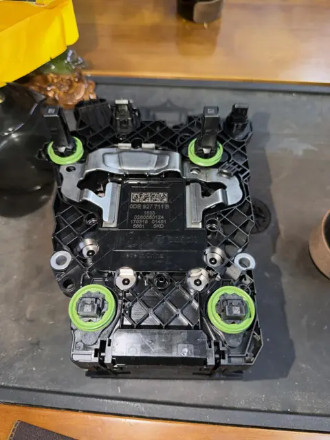 Mechatronic unit on the inspection bench